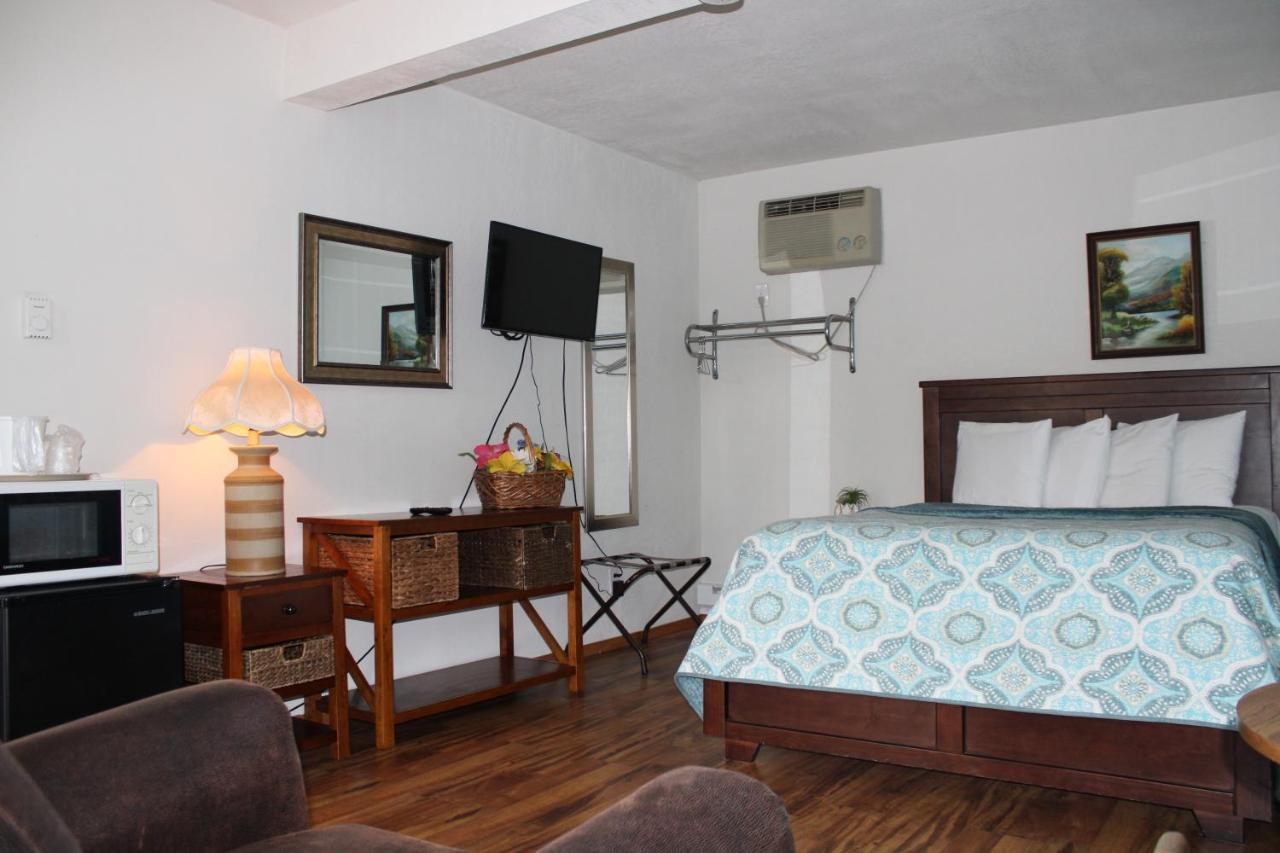 River Road Motel Wisconsin Dells Bagian luar foto